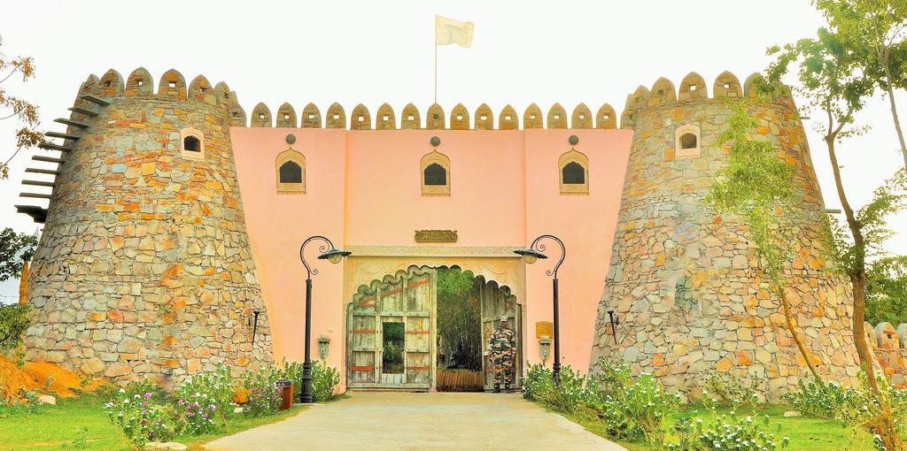 Lohagarh Fort Resort Kukas Luaran gambar